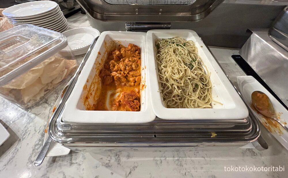 バターチキンカレー、ジェノベーゼパスタ