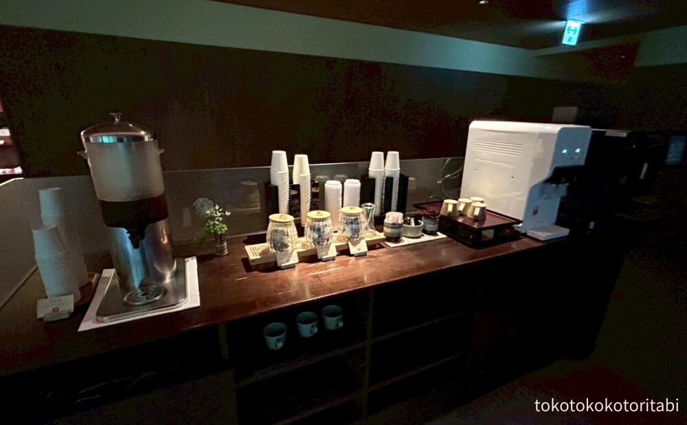 麦茶/ティーバッグ(ハーブティー、ダージリン、ルイボスティー)/ウォーターサーバー/コーヒーマシン