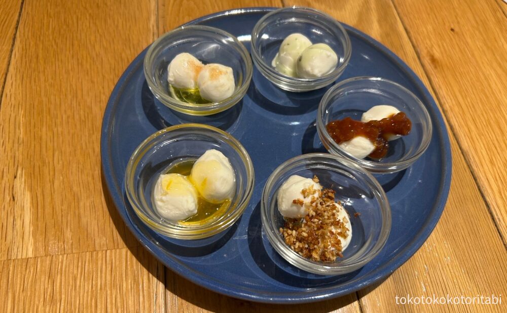チェリーモッツァレラにバジル&チーズドレッシング/もろみ味噌/胡麻香る醤油パウダー/マンダリンオレンジソース/岩塩&オリーブオイル