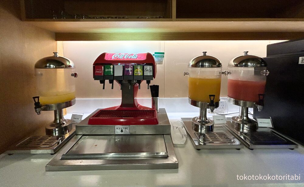 マンゴージュース、炭酸飲料、オレンジジュース、グアバジュース