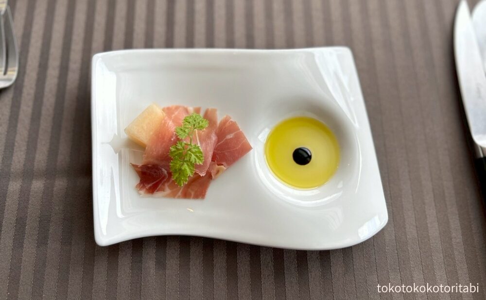 本日のアミューズ　生ハムと赤肉メロン