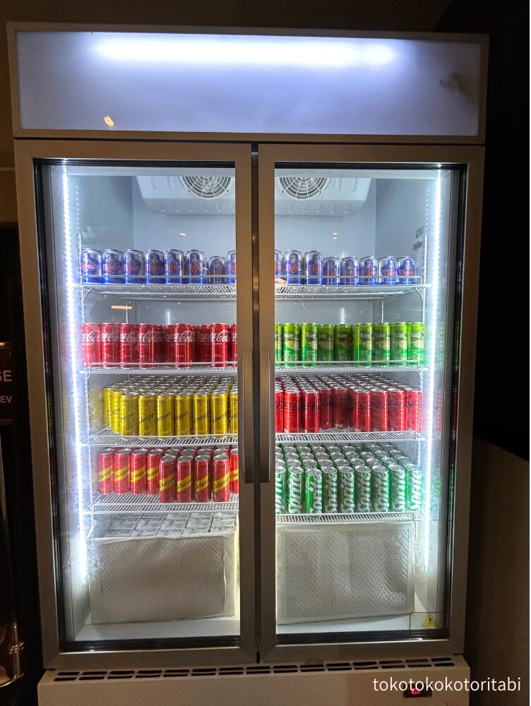 タイガービール、コカコーラ、スプライトなど