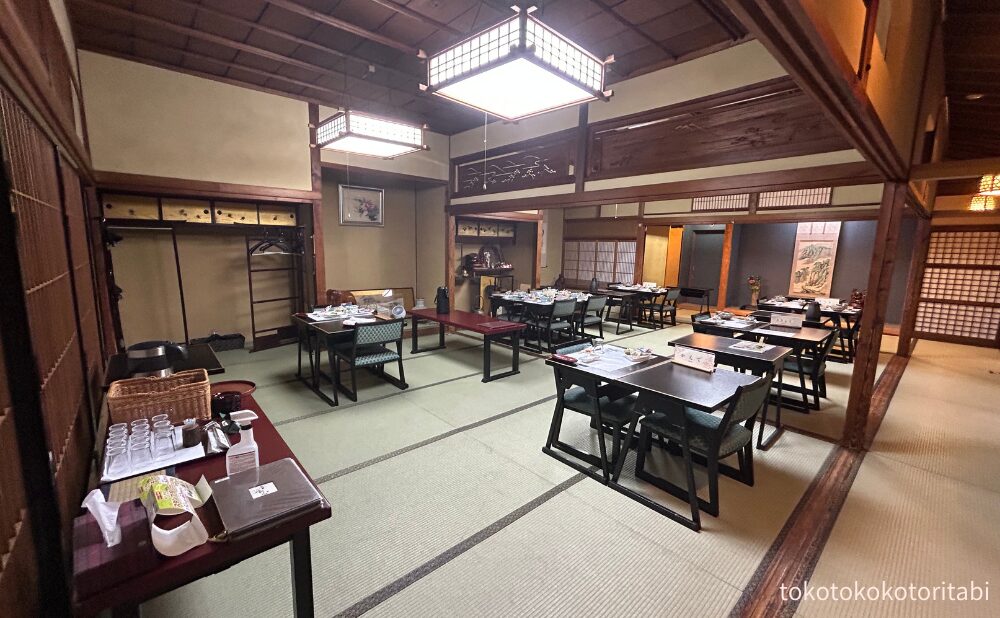夕食会場