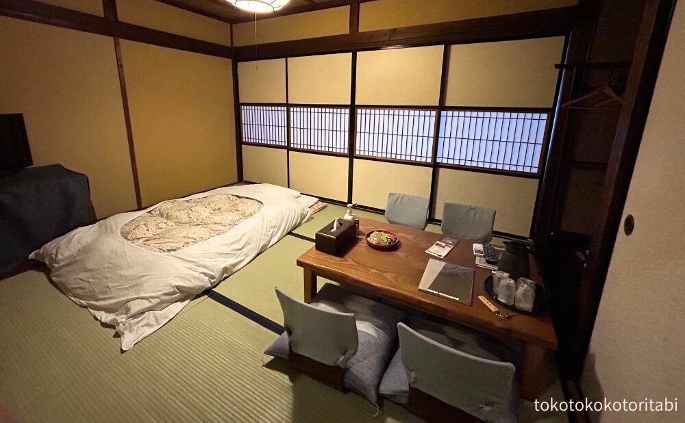 手前の部屋