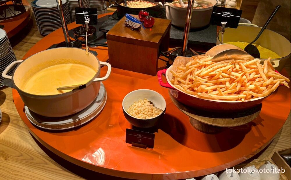 コーンスープ/クルトン/フライドポテト/スクランブルエッグ