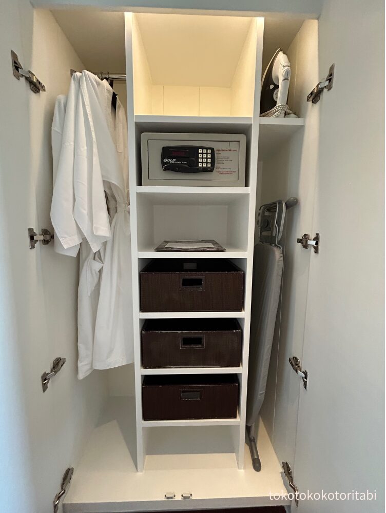 バスローブ/ナイトウェア/金庫/ランドリーバッグ/アイロン/アイロン台
