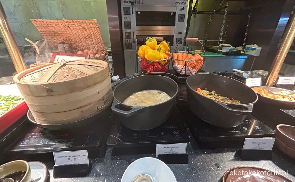 豚まんとエビ餃子/鶏のお粥/牛肉と野菜の炒め物