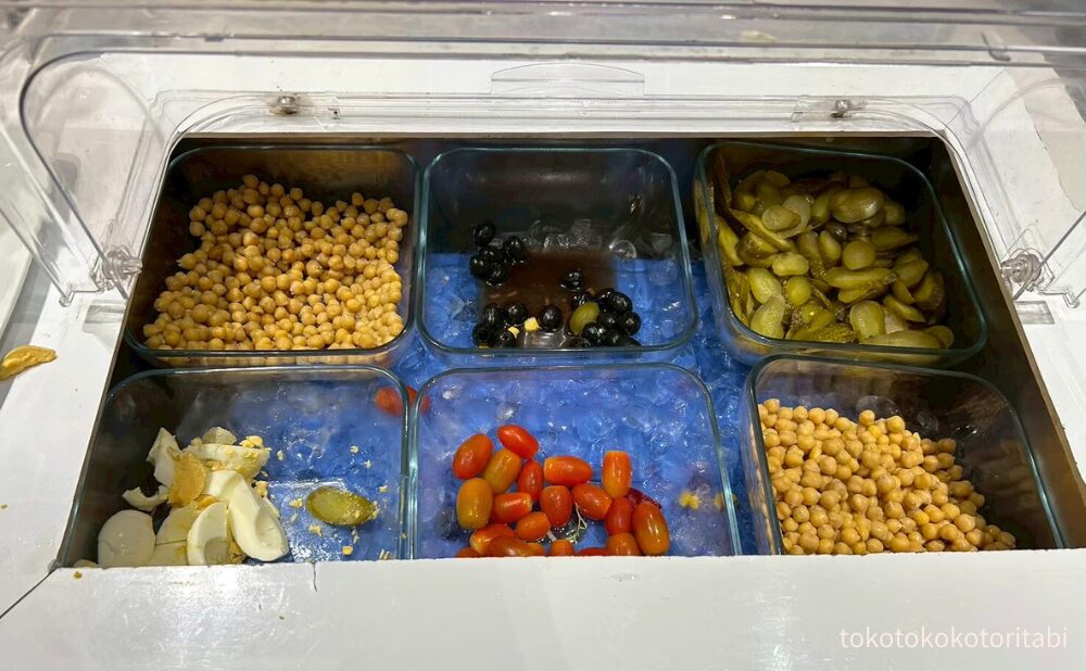 ひよこ豆/オリーブ/きゅうり/ゆで卵/ミニトマト