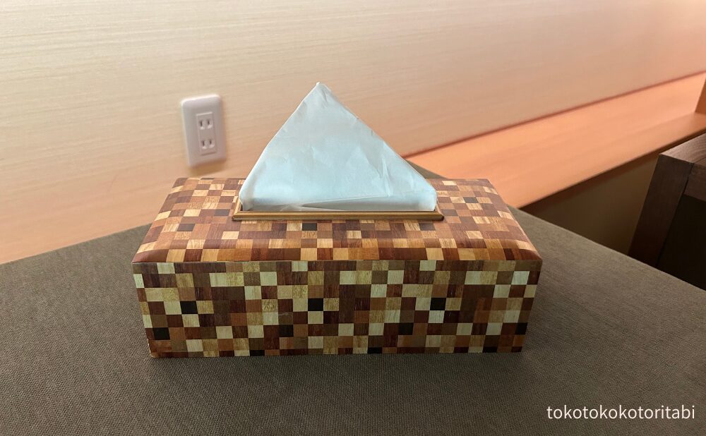 ティッシュボックス