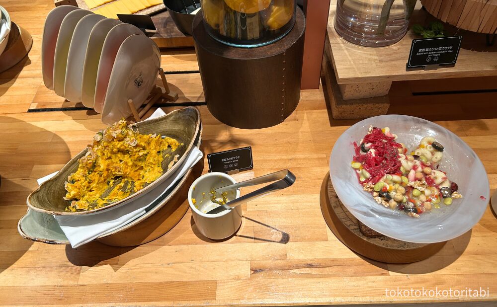 かぼちゃのサラダ/紫野菜のラペと豆のサラダ